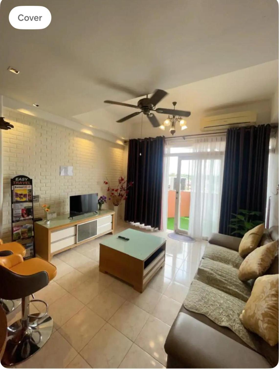 Riverbank Suites Waterfront Кучинг Экстерьер фото